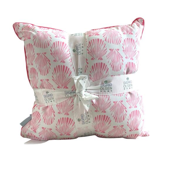 Sigrid Olsen Pink Seashell Indoor Outdoor Pillows 18x18 2pk Coastal Decor NEW - Picture 4 of 13